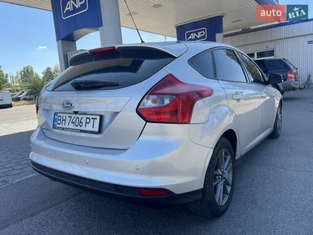 Серый Форд Фокус, объемом двигателя 1.56 л и пробегом 155 тыс. км за 8100 $, фото 3 на Automoto.ua