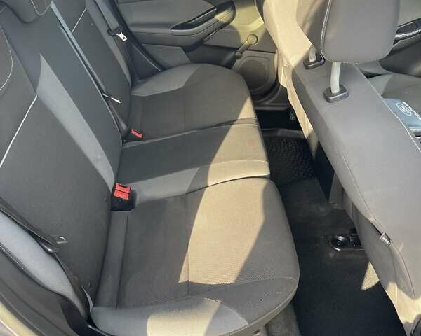 Серый Форд Фокус, объемом двигателя 1 л и пробегом 207 тыс. км за 6300 $, фото 15 на Automoto.ua