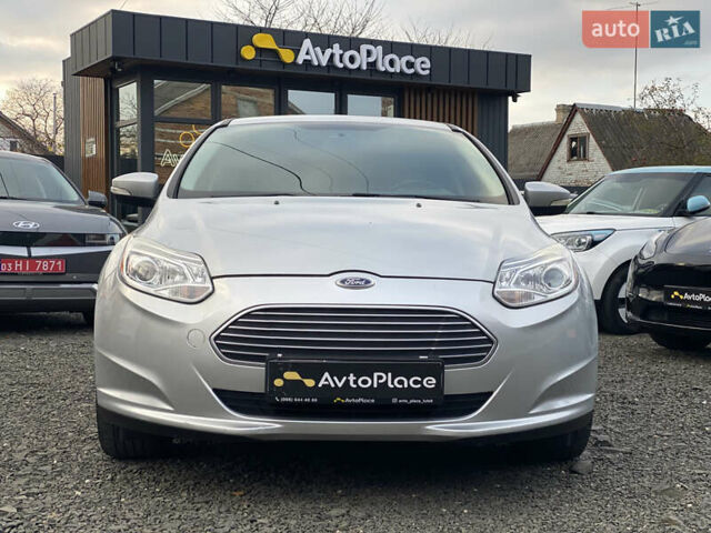 Сірий Форд Фокус, об'ємом двигуна 0 л та пробігом 106 тис. км за 6700 $, фото 2 на Automoto.ua