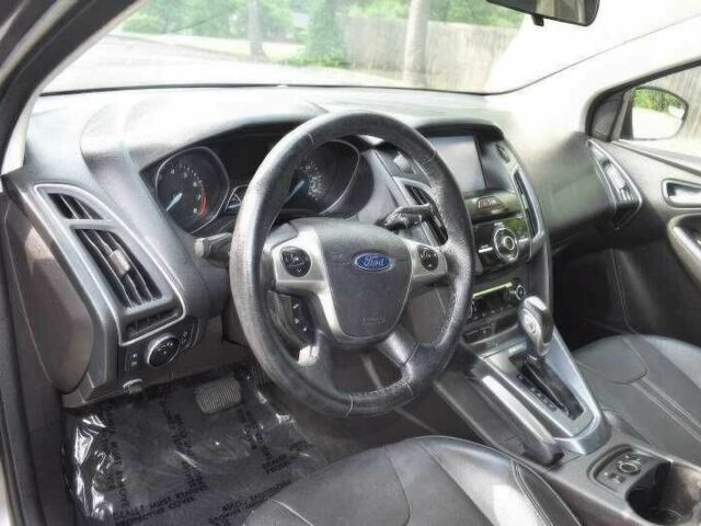 Сірий Форд Фокус, об'ємом двигуна 2 л та пробігом 132 тис. км за 4500 $, фото 9 на Automoto.ua