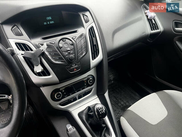 Сірий Форд Фокус, об'ємом двигуна 1 л та пробігом 129 тис. км за 6499 $, фото 15 на Automoto.ua