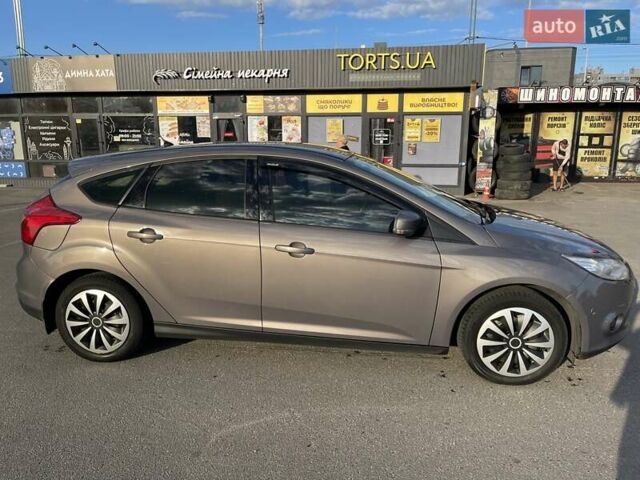 Серый Форд Фокус, объемом двигателя 1 л и пробегом 207 тыс. км за 6300 $, фото 9 на Automoto.ua