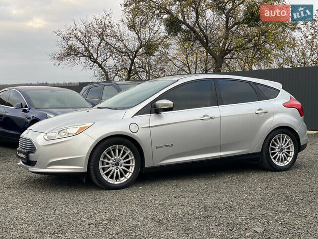 Сірий Форд Фокус, об'ємом двигуна 0 л та пробігом 106 тис. км за 6700 $, фото 9 на Automoto.ua