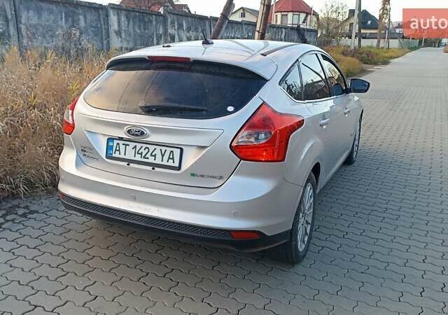 Серый Форд Фокус, объемом двигателя 0 л и пробегом 83 тыс. км за 6999 $, фото 2 на Automoto.ua