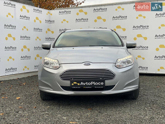 Серый Форд Фокус, объемом двигателя 0 л и пробегом 106 тыс. км за 6700 $, фото 76 на Automoto.ua