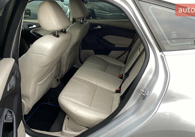 Сірий Форд Фокус, об'ємом двигуна 0 л та пробігом 106 тис. км за 6700 $, фото 42 на Automoto.ua