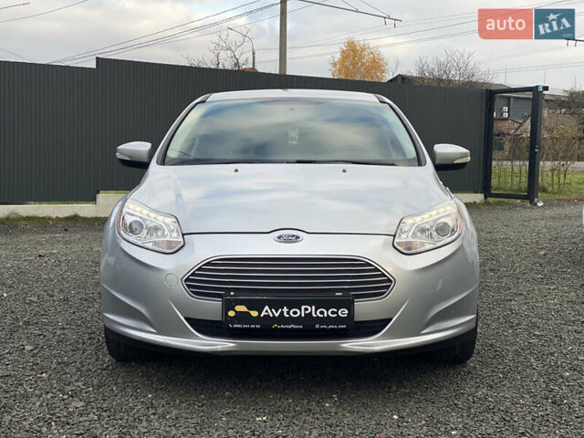 Серый Форд Фокус, объемом двигателя 0 л и пробегом 106 тыс. км за 6700 $, фото 71 на Automoto.ua