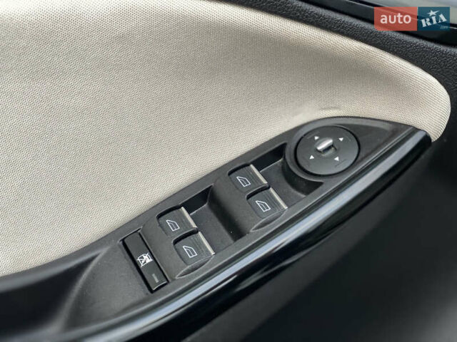 Сірий Форд Фокус, об'ємом двигуна 0 л та пробігом 106 тис. км за 6700 $, фото 36 на Automoto.ua