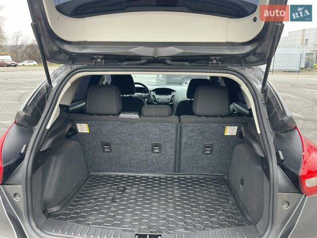 Серый Форд Фокус, объемом двигателя 2 л и пробегом 130 тыс. км за 7700 $, фото 10 на Automoto.ua