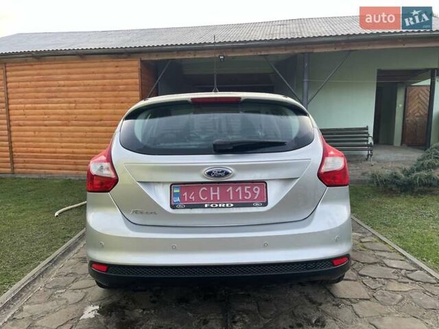Серый Форд Фокус, объемом двигателя 1.6 л и пробегом 198 тыс. км за 9800 $, фото 3 на Automoto.ua