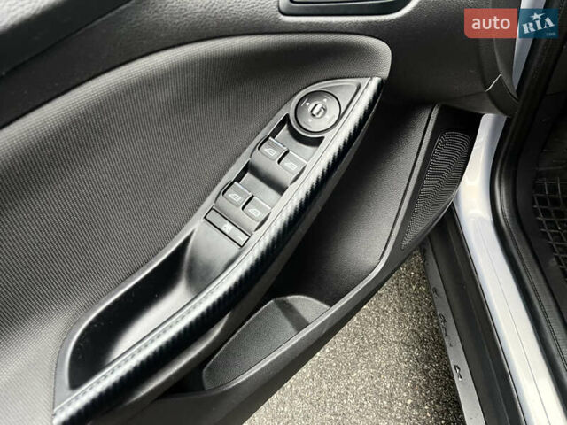 Сірий Форд Фокус, об'ємом двигуна 1 л та пробігом 129 тис. км за 6499 $, фото 19 на Automoto.ua