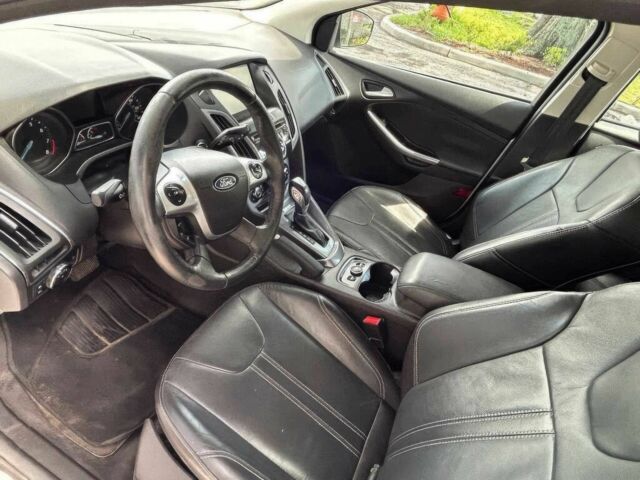 Серый Форд Фокус, объемом двигателя 2 л и пробегом 90 тыс. км за 2200 $, фото 8 на Automoto.ua