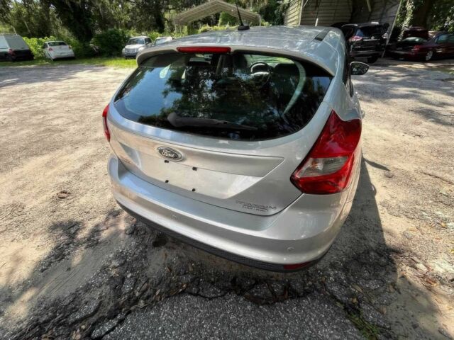 Серый Форд Фокус, объемом двигателя 2 л и пробегом 90 тыс. км за 2200 $, фото 3 на Automoto.ua