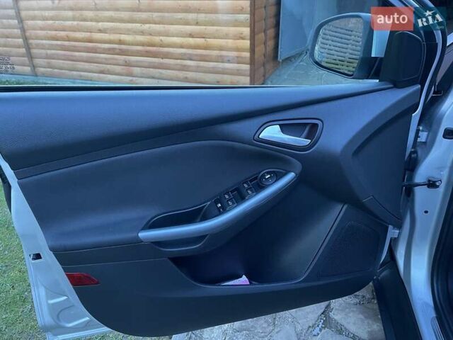 Серый Форд Фокус, объемом двигателя 1.6 л и пробегом 198 тыс. км за 9800 $, фото 17 на Automoto.ua