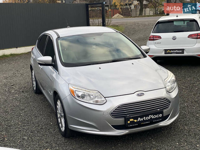 Сірий Форд Фокус, об'ємом двигуна 0 л та пробігом 106 тис. км за 6700 $, фото 70 на Automoto.ua