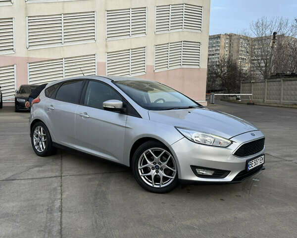 Сірий Форд Фокус, об'ємом двигуна 2 л та пробігом 160 тис. км за 8800 $, фото 2 на Automoto.ua