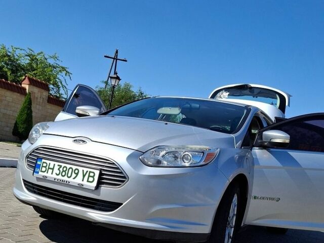 Сірий Форд Фокус, об'ємом двигуна 0 л та пробігом 188 тис. км за 6800 $, фото 18 на Automoto.ua