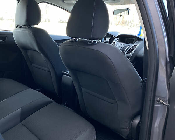 Сірий Форд Фокус, об'ємом двигуна 2 л та пробігом 180 тис. км за 8500 $, фото 14 на Automoto.ua