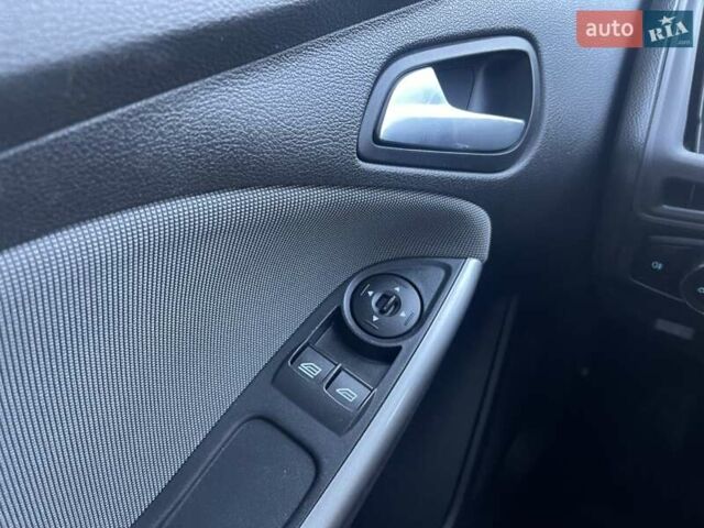 Серый Форд Фокус, объемом двигателя 1.56 л и пробегом 155 тыс. км за 8100 $, фото 11 на Automoto.ua