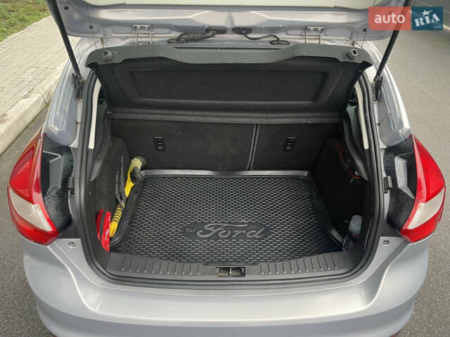 Сірий Форд Фокус, об'ємом двигуна 1 л та пробігом 129 тис. км за 6499 $, фото 25 на Automoto.ua