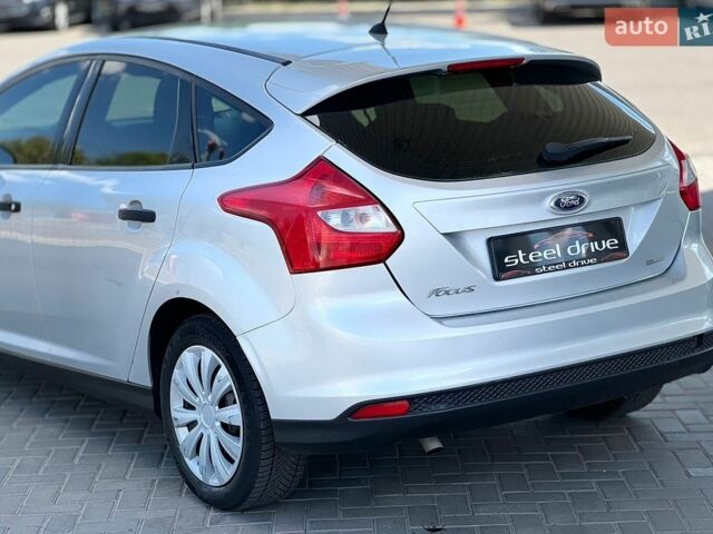 Сірий Форд Фокус, об'ємом двигуна 1 л та пробігом 104 тис. км за 5799 $, фото 6 на Automoto.ua