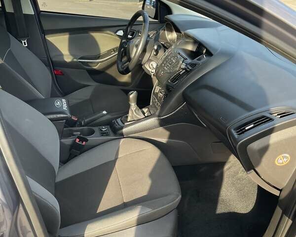 Серый Форд Фокус, объемом двигателя 1 л и пробегом 207 тыс. км за 6300 $, фото 18 на Automoto.ua