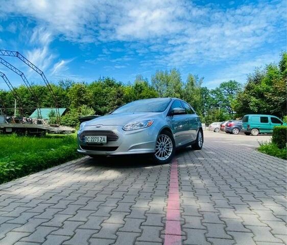 Сірий Форд Фокус, об'ємом двигуна 0 л та пробігом 165 тис. км за 5551 $, фото 3 на Automoto.ua