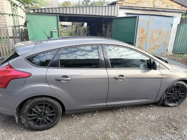 Серый Форд Фокус, объемом двигателя 1 л и пробегом 131 тыс. км за 6000 $, фото 4 на Automoto.ua