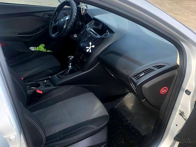 Серый Форд Фокус, объемом двигателя 1.6 л и пробегом 157 тыс. км за 6200 $, фото 2 на Automoto.ua