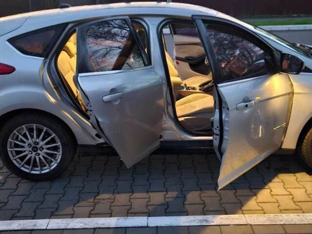 Сірий Форд Фокус, об'ємом двигуна 0 л та пробігом 180 тис. км за 8000 $, фото 1 на Automoto.ua