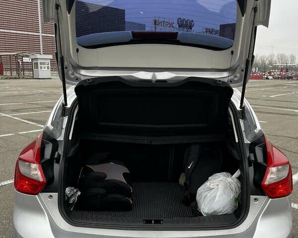 Серый Форд Фокус, объемом двигателя 1.56 л и пробегом 226 тыс. км за 7900 $, фото 43 на Automoto.ua