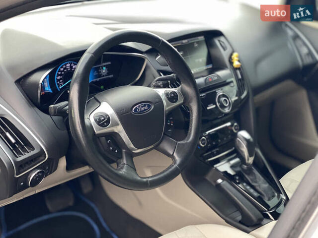 Сірий Форд Фокус, об'ємом двигуна 0 л та пробігом 106 тис. км за 6700 $, фото 37 на Automoto.ua