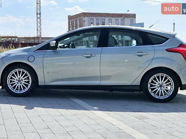 Серый Форд Фокус, объемом двигателя 0 л и пробегом 160 тыс. км за 6800 $, фото 10 на Automoto.ua