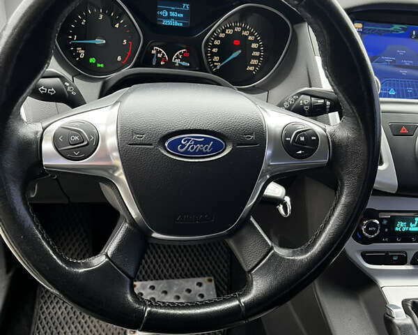 Серый Форд Фокус, объемом двигателя 1.56 л и пробегом 226 тыс. км за 7900 $, фото 34 на Automoto.ua