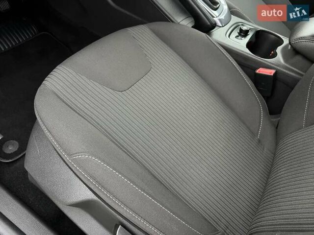 Форд Фокус 2014 в Стрые на Automoto.ua Серый Форд Фокус, объемом двигателя 1.6 л и пробегом 197 тыс. км за 9350 $, фото 81 на Automoto.ua