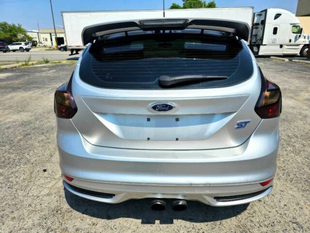 Форд Фокус 2014 в Киеве на Automoto.ua Серый Форд Фокус, объемом двигателя 2 л и пробегом 81 тыс. км за 2800 $, фото 5 на Automoto.ua