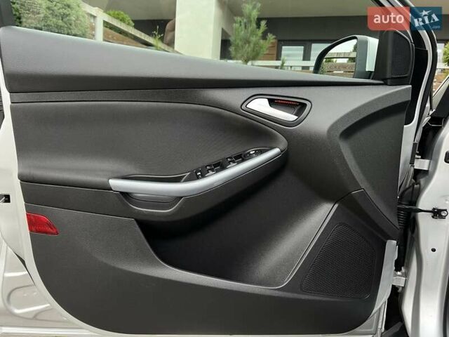 Форд Фокус 2014 в Стрые на Automoto.ua Серый Форд Фокус, объемом двигателя 1.6 л и пробегом 197 тыс. км за 9350 $, фото 88 на Automoto.ua