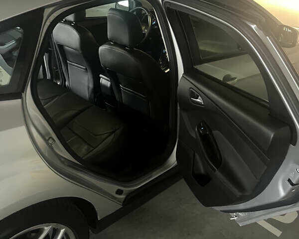 Сірий Форд Фокус, об'ємом двигуна 2 л та пробігом 141 тис. км за 9000 $, фото 22 на Automoto.ua