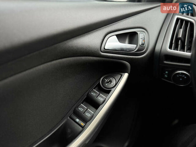 Сірий Форд Фокус, об'ємом двигуна 2 л та пробігом 156 тис. км за 10300 $, фото 15 на Automoto.ua