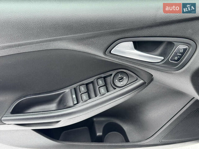 Серый Форд Фокус, объемом двигателя 2 л и пробегом 63 тыс. км за 8500 $, фото 18 на Automoto.ua