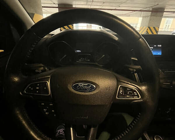 Сірий Форд Фокус, об'ємом двигуна 2 л та пробігом 141 тис. км за 9000 $, фото 33 на Automoto.ua