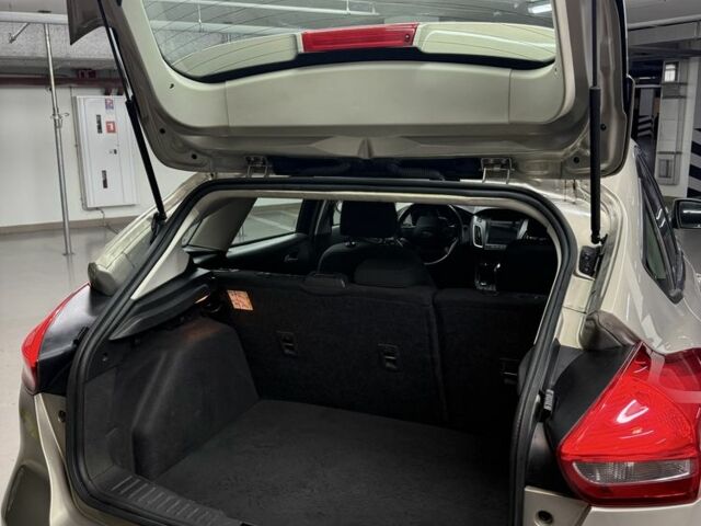 Серый Форд Фокус, объемом двигателя 2 л и пробегом 150 тыс. км за 7000 $, фото 15 на Automoto.ua