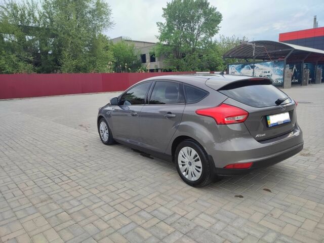 Серый Форд Фокус, объемом двигателя 1 л и пробегом 38 тыс. км за 9200 $, фото 3 на Automoto.ua