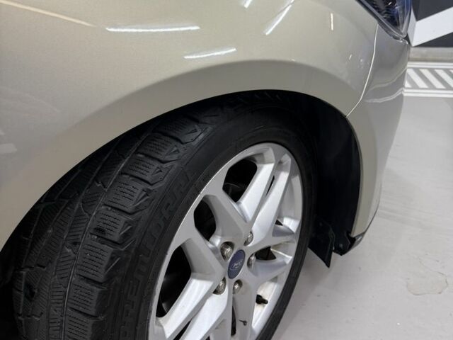 Серый Форд Фокус, объемом двигателя 2 л и пробегом 150 тыс. км за 7000 $, фото 11 на Automoto.ua