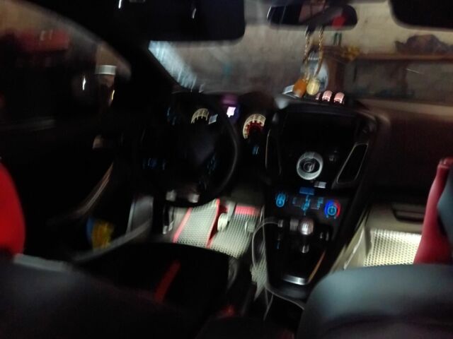 Серый Форд Фокус, объемом двигателя 2 л и пробегом 233 тыс. км за 12300 $, фото 4 на Automoto.ua