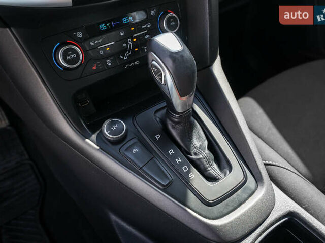 Серый Форд Фокус, объемом двигателя 1 л и пробегом 162 тыс. км за 9500 $, фото 5 на Automoto.ua