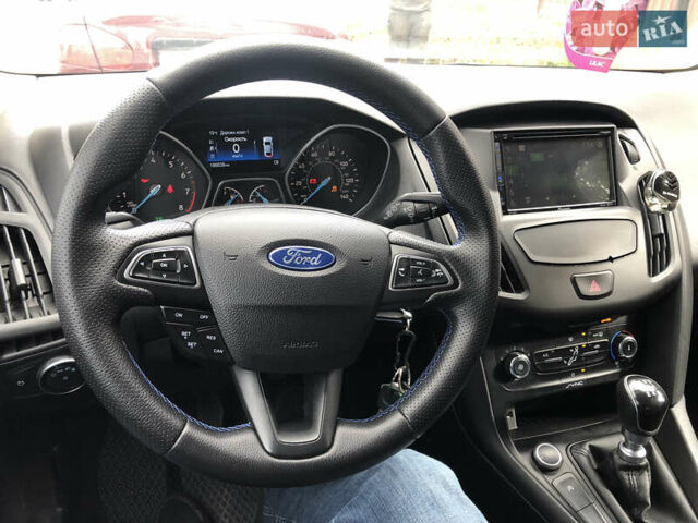 Серый Форд Фокус, объемом двигателя 1 л и пробегом 186 тыс. км за 5200 $, фото 4 на Automoto.ua