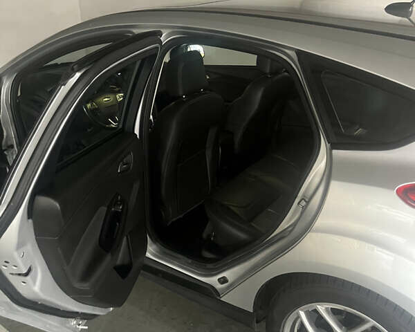 Сірий Форд Фокус, об'ємом двигуна 2 л та пробігом 141 тис. км за 9000 $, фото 20 на Automoto.ua