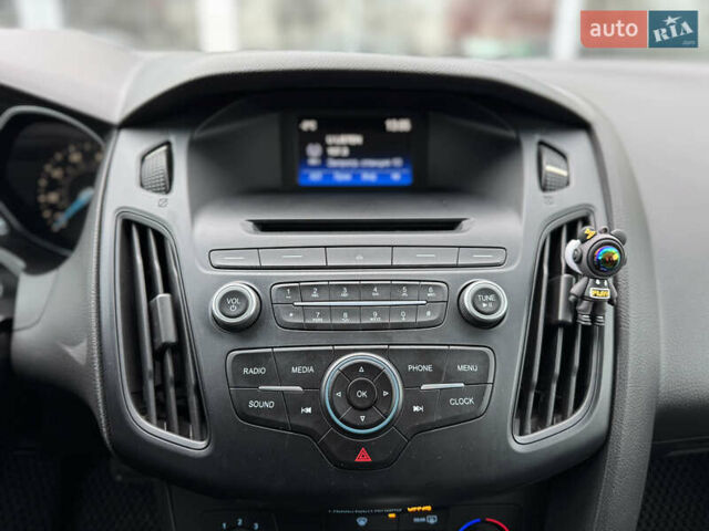 Серый Форд Фокус, объемом двигателя 2 л и пробегом 63 тыс. км за 8500 $, фото 12 на Automoto.ua