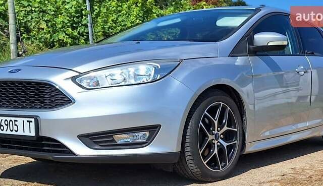 Сірий Форд Фокус, об'ємом двигуна 2 л та пробігом 177 тис. км за 6500 $, фото 9 на Automoto.ua